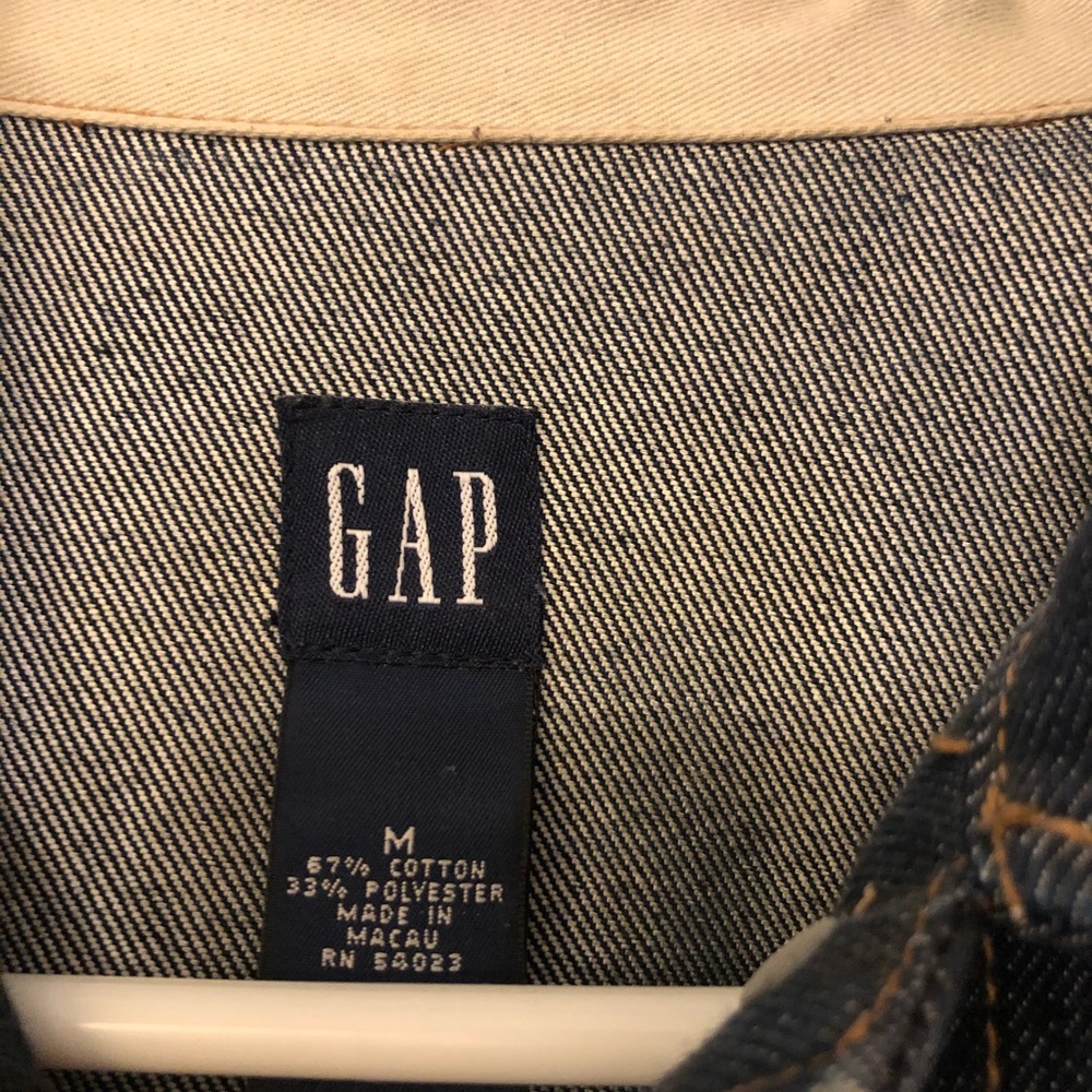 GAP Jean Jacket - Picture 2 of 4